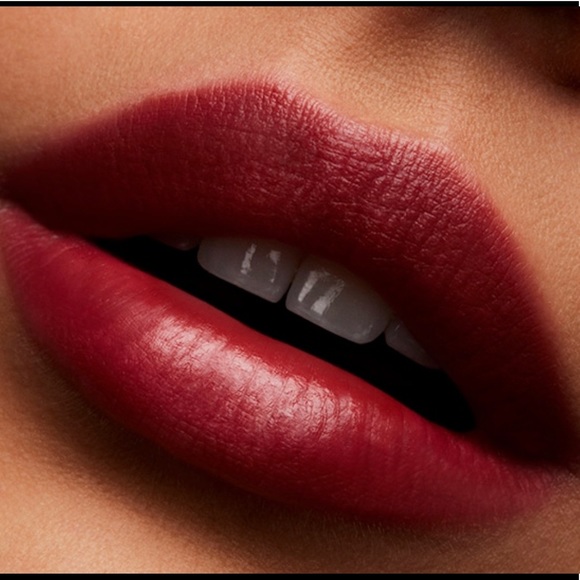 MAC Cosmetics Matte Lipstick in E For Effortless & Bated Breath - Picture 12 of 15